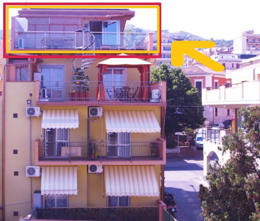 Pozzo Lazzaro Apartments サンタ・テレーザ・ディ・リーヴァ エクステリア 写真